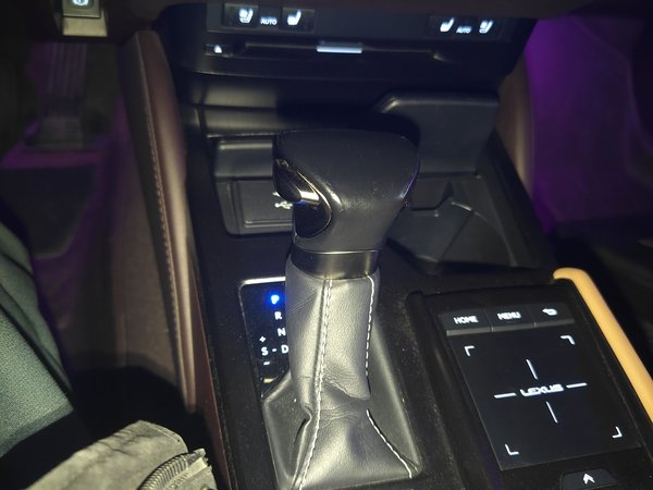 Lexus ES 2020, 93500 км, за 32360 USD - фото 15