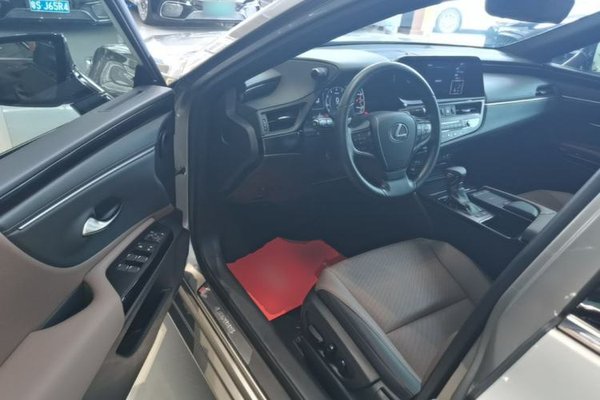 Lexus ES 2021, 24500 км, за 27811 USD - фото 19
