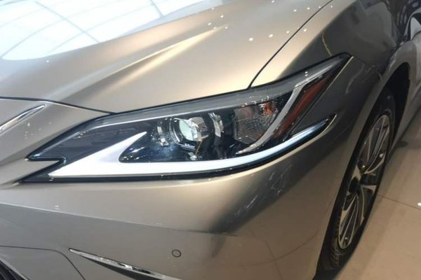 Lexus ES 2021, 24500 км, за 27811 USD - фото 9