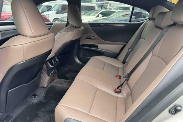 Lexus ES 2021, 24500 км, за 27811 USD - фото 20