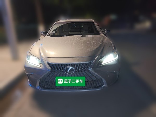 Lexus ES 2021, 48800 км, за 25215 USD