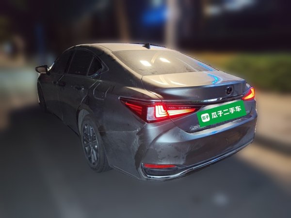 Lexus ES 2021, 48800 км, за 25215 USD