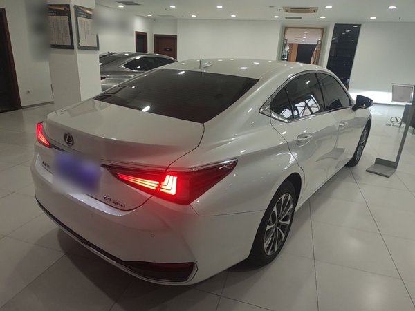 Lexus ES 2021, 57300 км, за 29307 USD - фото 6