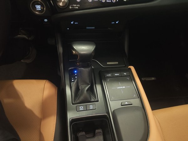 Lexus ES 2021, 57300 км, за 29307 USD - фото 17