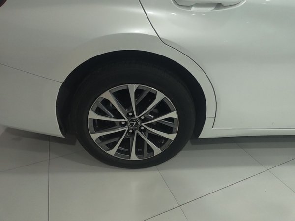 Lexus ES 2021, 57300 км, за 29307 USD - фото 10