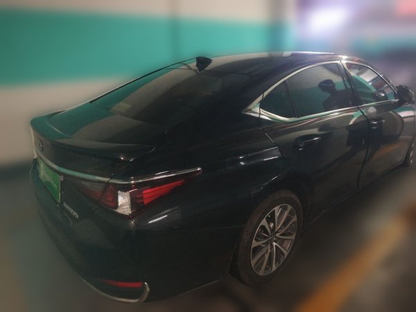 Lexus ES 2022, 62100 км, за 32527 USD - фото 6