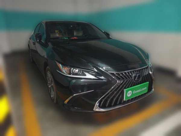 Lexus ES 2022, 62100 км, за 32527 USD