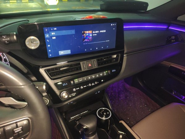 Lexus ES 2022, 62100 км, за 32527 USD - фото 14