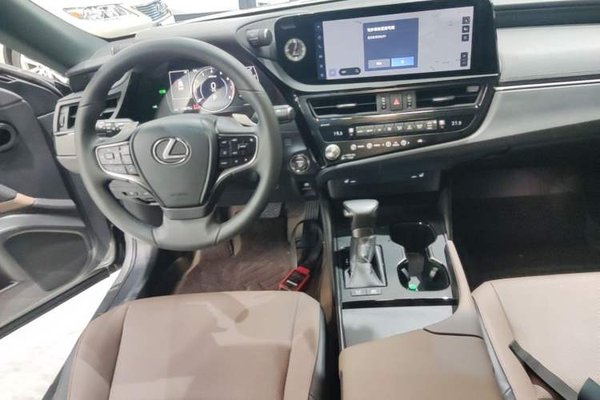 Lexus ES 2022, 112700 км, за 38194 USD - фото 16