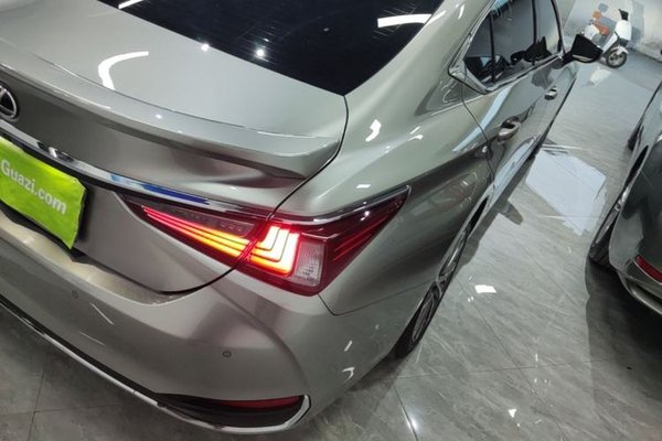 Lexus ES 2022, 112700 км, за 38194 USD - фото 6