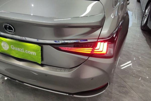 Lexus ES 2022, 112700 км, за 38194 USD - фото 9