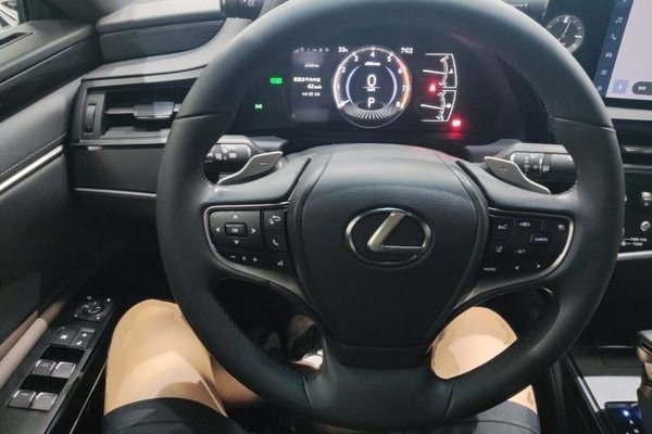 Lexus ES 2022, 112700 км, за 38194 USD - фото 13