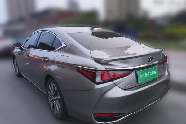 Lexus ES 2022, 45500 км, за 37080 USD