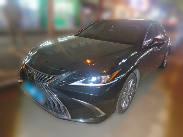 Lexus ES · 2023 год