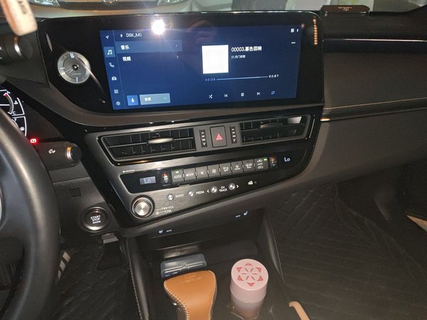 Lexus ES 2023, 17700 км, за 29782 USD - фото 15