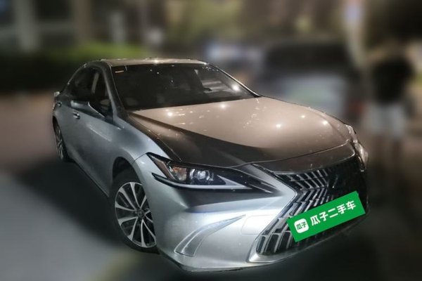 Lexus ES 2023, 22700 км, за 27284 USD