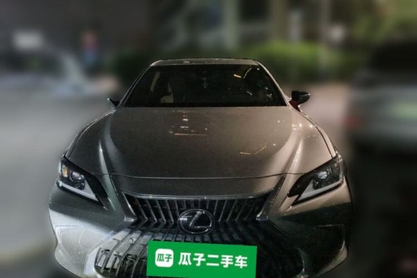 Lexus ES 2023, 22700 км, за 27284 USD