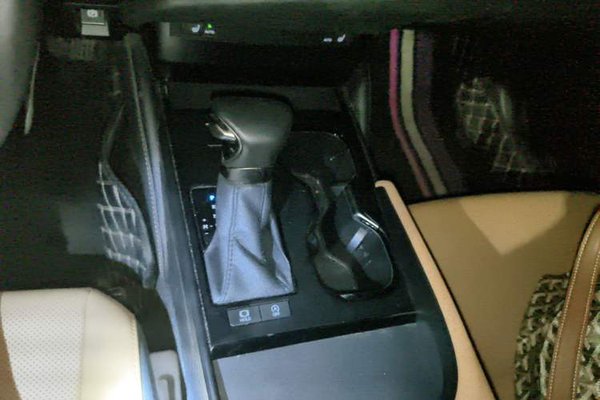 Lexus ES 2023, 22700 км, за 27284 USD - фото 14