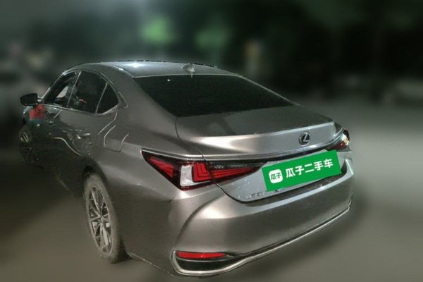 Lexus ES 2023, 22700 км, за 27284 USD