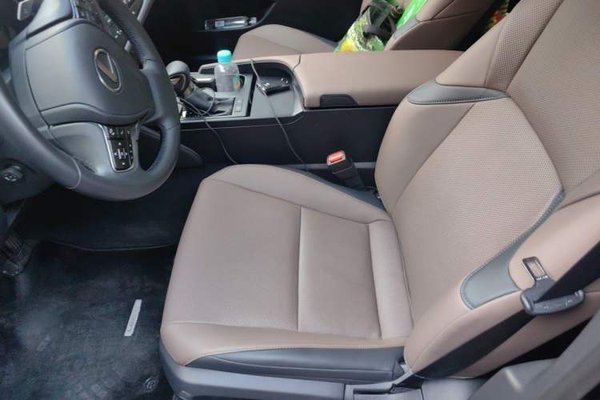 Lexus ES 2024, 27599 км, за 25808 USD