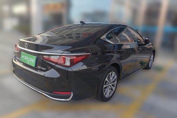 Lexus ES 2024, 27599 км, за 25808 USD - фото 12