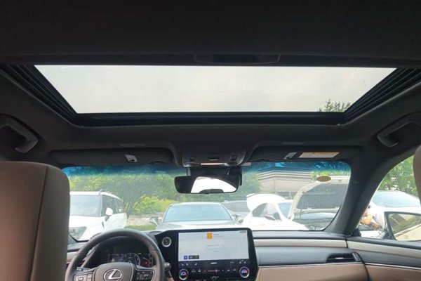 Lexus ES 2025, 3500 км, за 34409 USD - фото 21