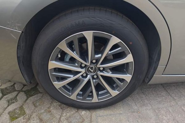 Lexus ES 2025, 3500 км, за 34409 USD - фото 10