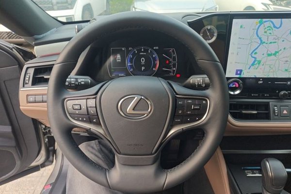 Lexus ES 2025, 3500 км, за 34409 USD - фото 14