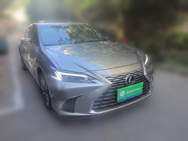 Lexus ES 2025, 9200 км, за 32584 USD