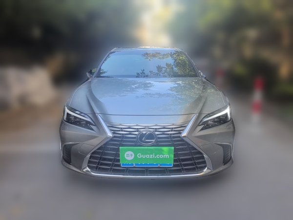 Lexus ES 2025, 9200 км, за 32584 USD