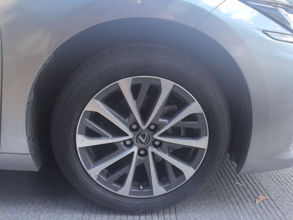 Lexus ES 2025, 9200 км, за 32584 USD - фото 8