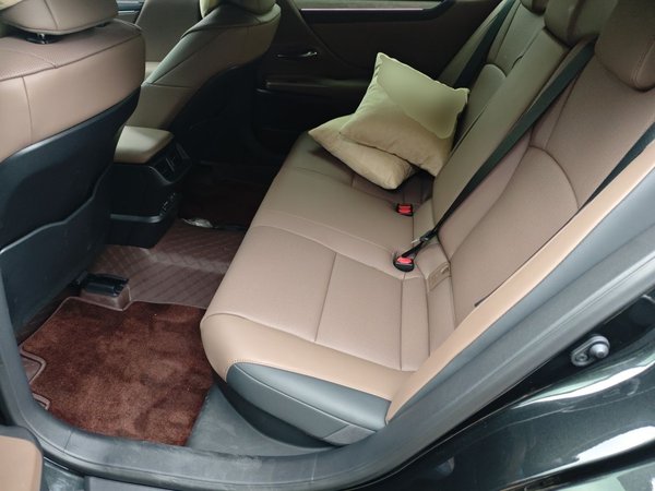 Lexus ES 2025, 1900 км, за 48704 USD - фото 14