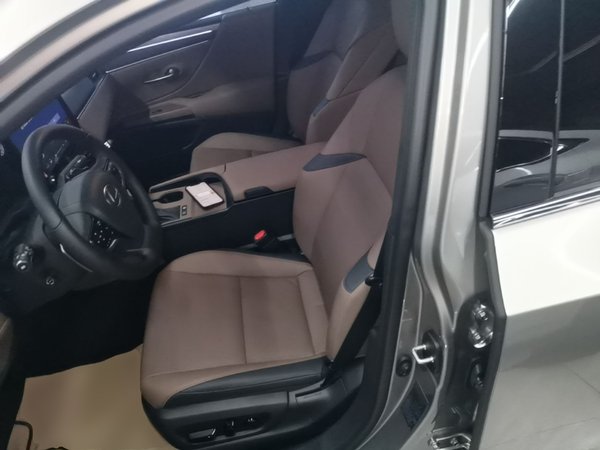 Lexus ES 2025, 13600 км, за 45721 USD - фото 18
