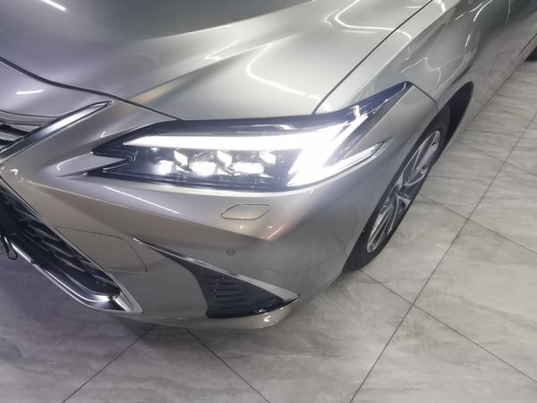 Lexus ES 2025, 13600 км, за 45721 USD - фото 9