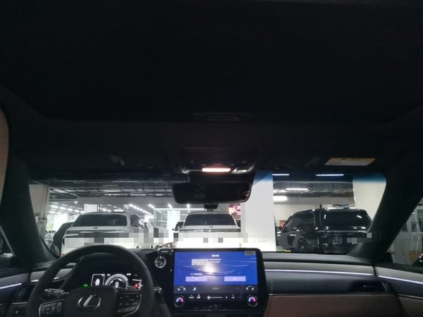 Lexus ES 2025, 13600 км, за 45721 USD - фото 21