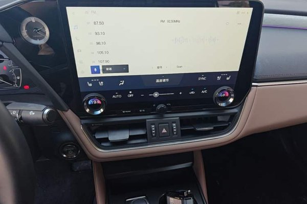Lexus ES 2025, 4500 км, за 46322 USD - фото 16