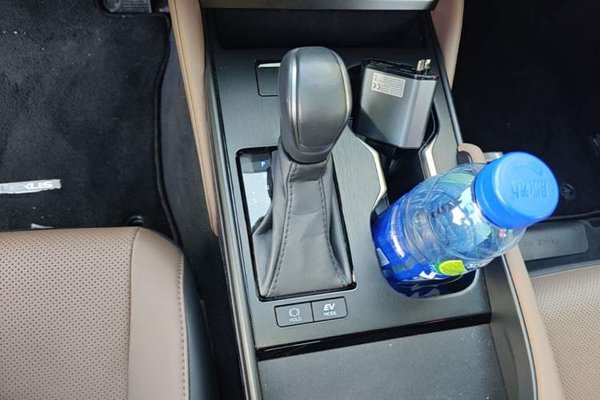 Lexus ES 2025, 4500 км, за 46322 USD - фото 17