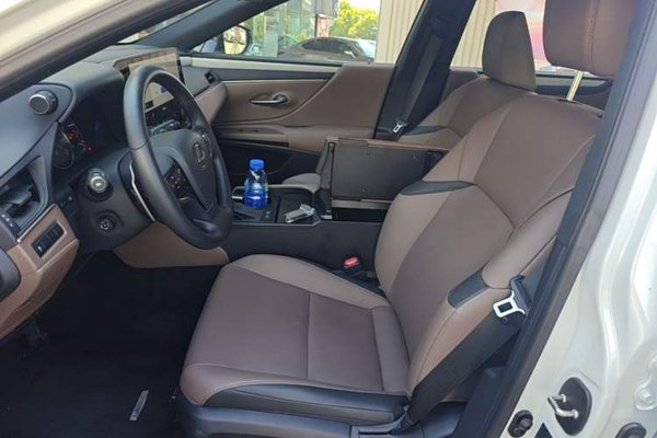 Lexus ES 2025, 4500 км, за 46322 USD - фото 18
