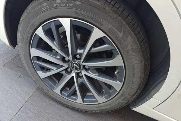 Lexus ES 2025, 4500 км, за 46322 USD - фото 11
