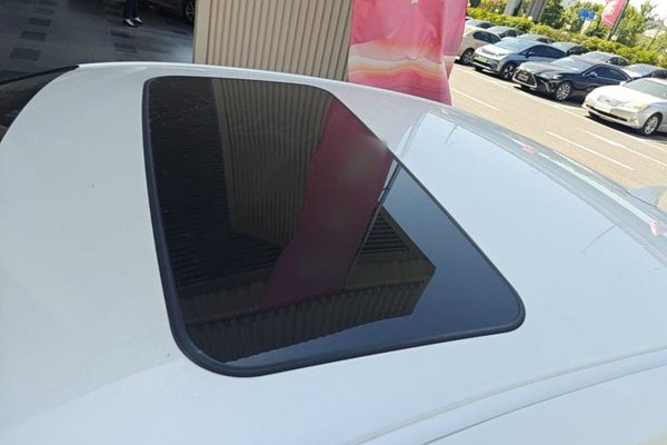 Lexus ES 2025, 4500 км, за 46322 USD