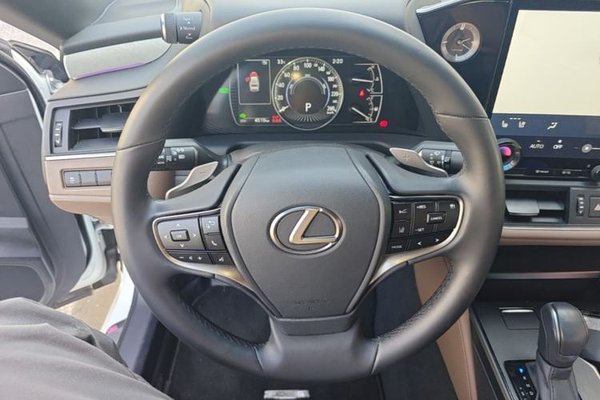 Lexus ES 2025, 4500 км, за 46322 USD - фото 14