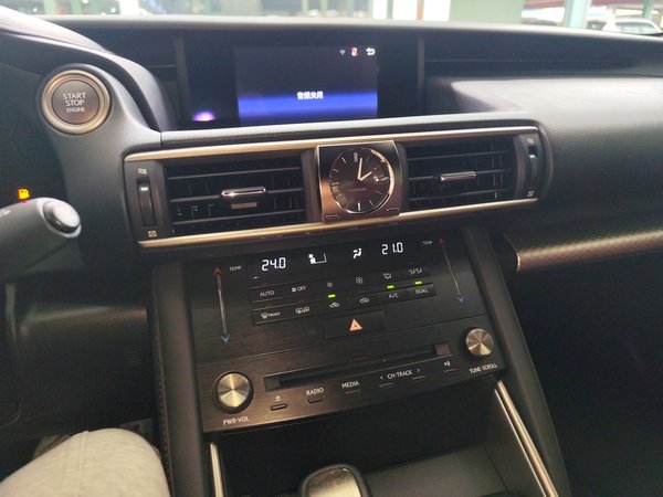 Lexus IS 2017, 131100 км, за 24094 USD - фото 16