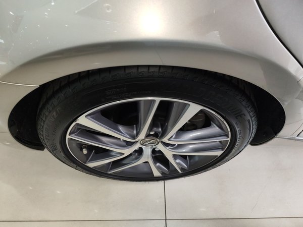 Lexus IS 2017, 131100 км, за 24094 USD - фото 10