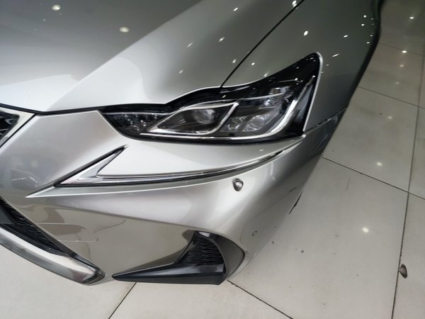 Lexus IS 2017, 131100 км, за 24094 USD - фото 9