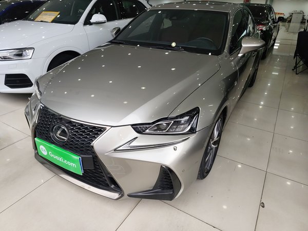Lexus IS · 2017 год