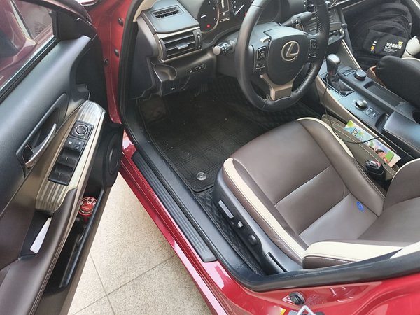 Lexus IS 2017, 151100 км, за 16314 USD - фото 21