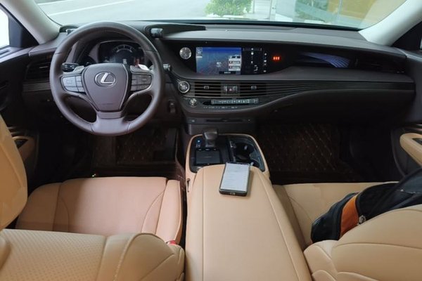 Lexus LS 2018, 112200 км, за 45671 USD - фото 13