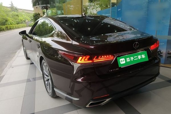Lexus LS 2018, 112200 км, за 45671 USD