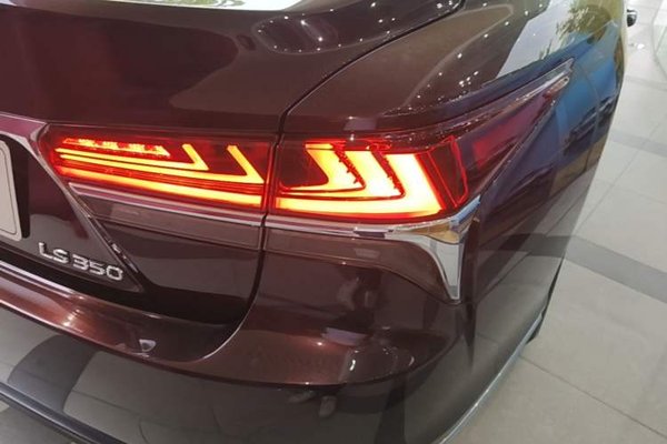 Lexus LS 2018, 112200 км, за 45671 USD - фото 7