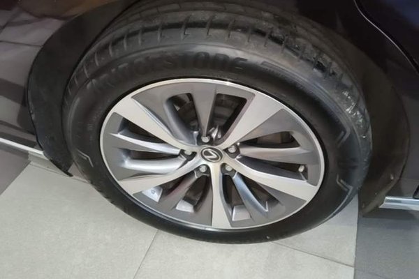 Lexus LS 2018, 112200 км, за 45671 USD - фото 10